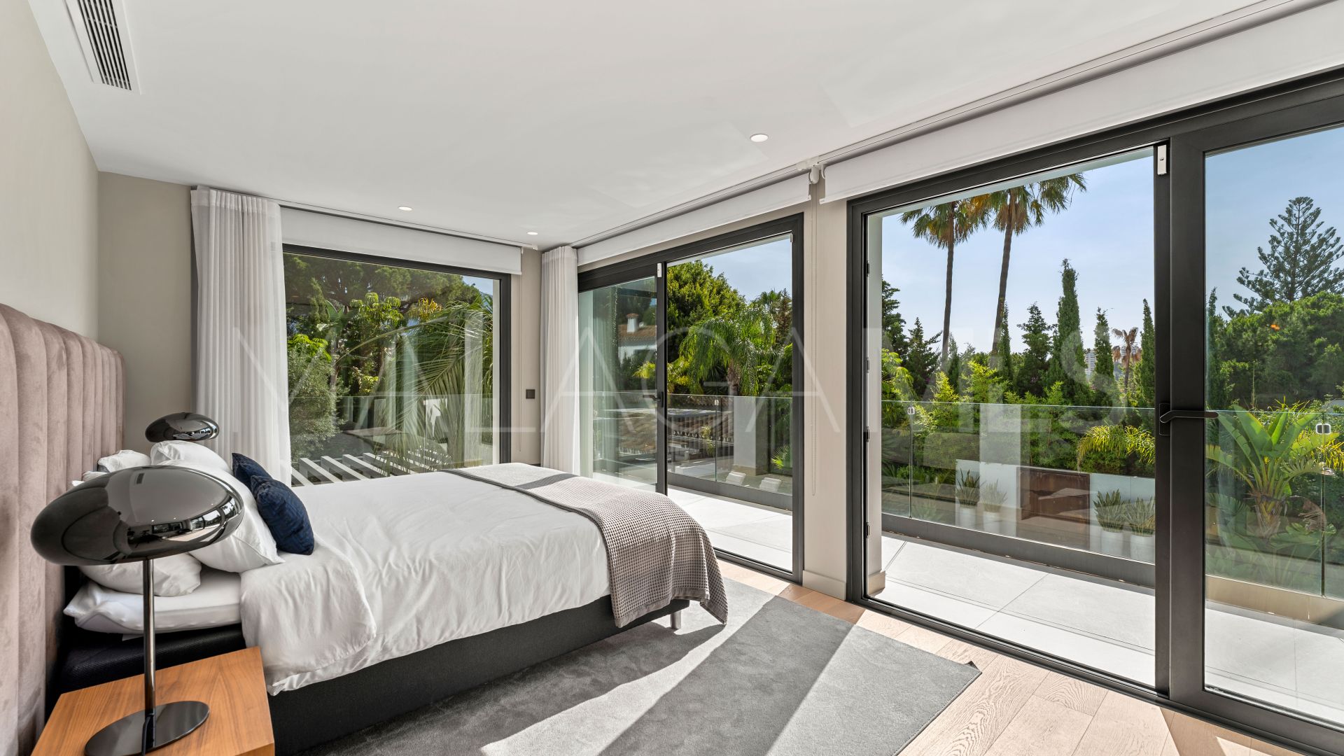 Villa for sale in Las Brisas