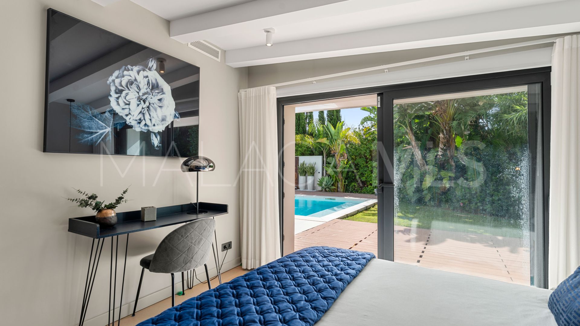 Villa for sale in Las Brisas