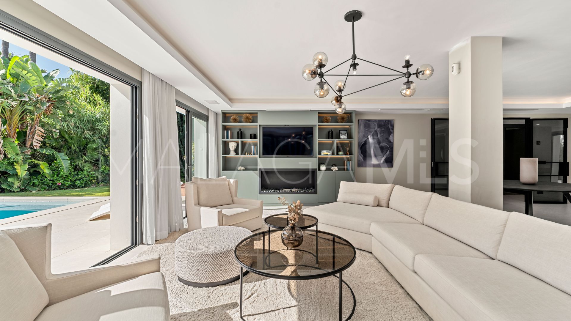 Villa for sale in Las Brisas