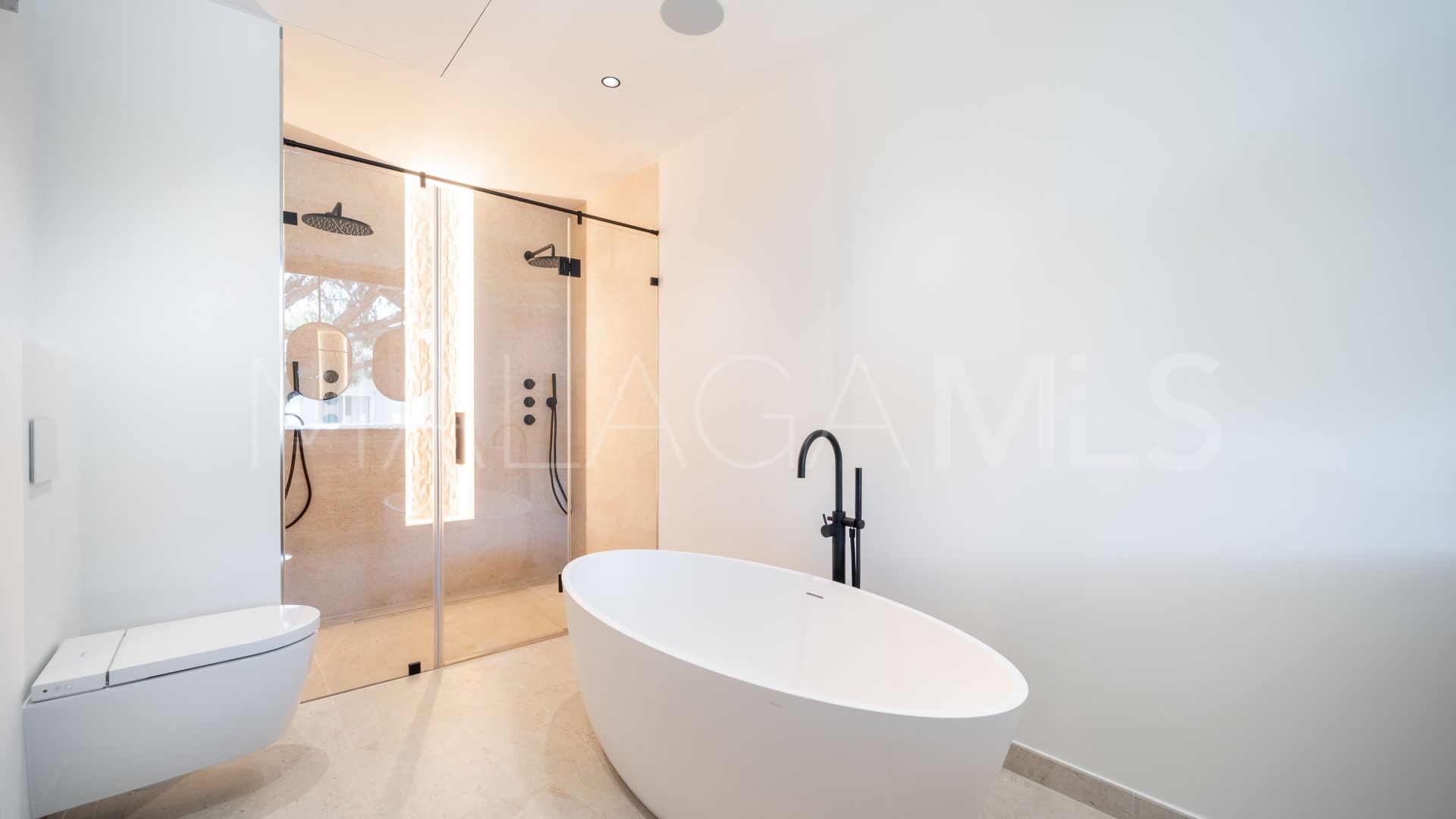 Villa for sale in Las Chapas