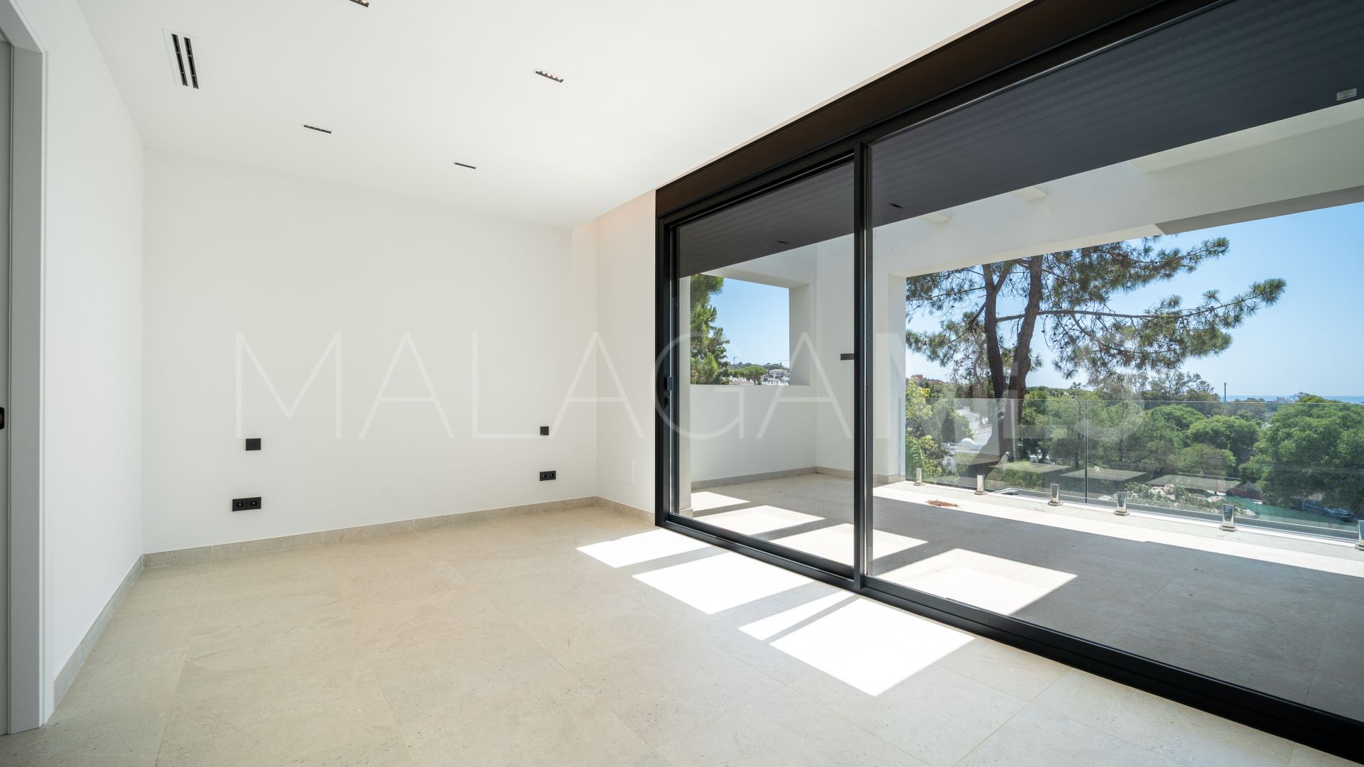 Villa for sale in Las Chapas