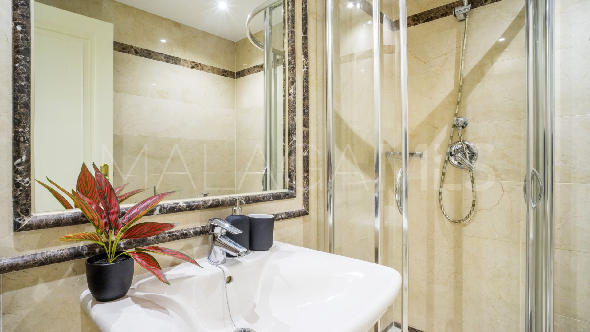 3 bedrooms ground floor apartment for sale in Sierra Blanca