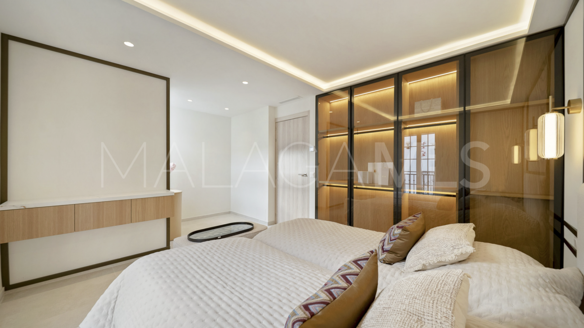 Adosado with 3 bedrooms for sale in Altos de Puente Romano