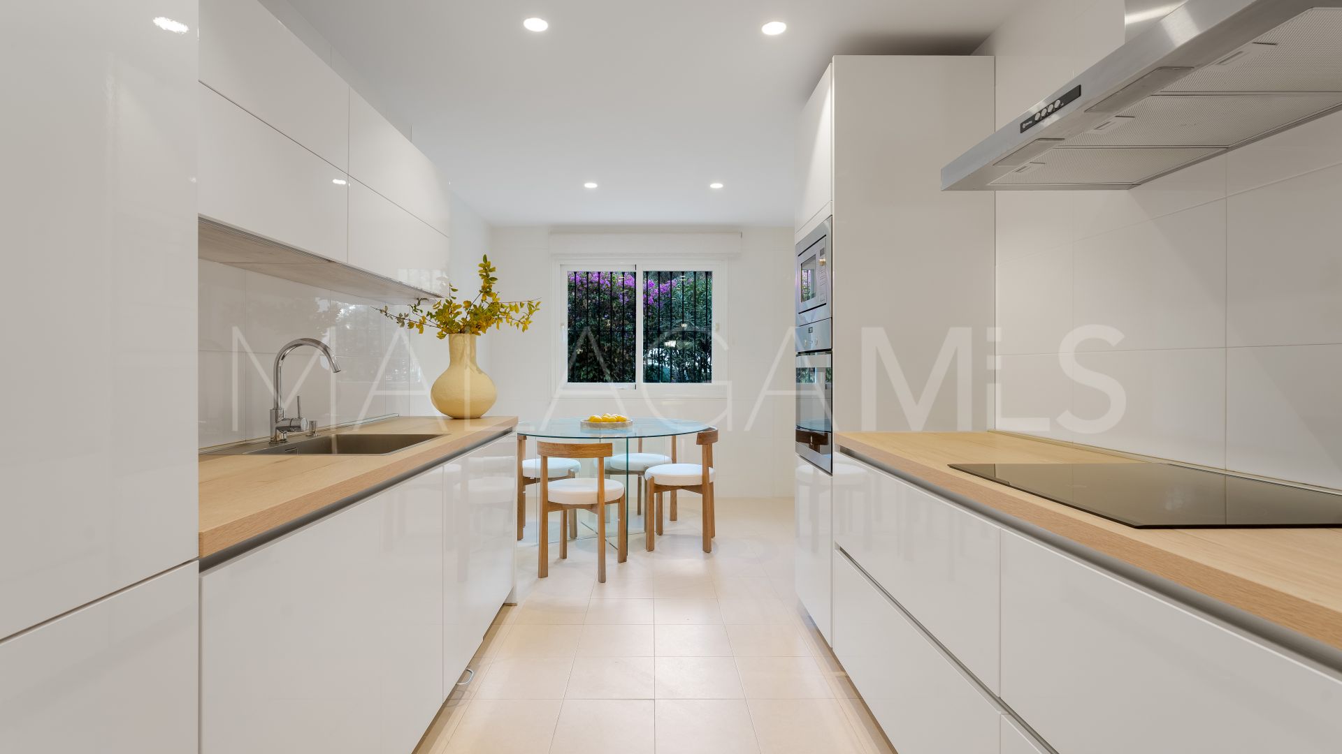 3 bedrooms apartment in Sierra Blanca for sale