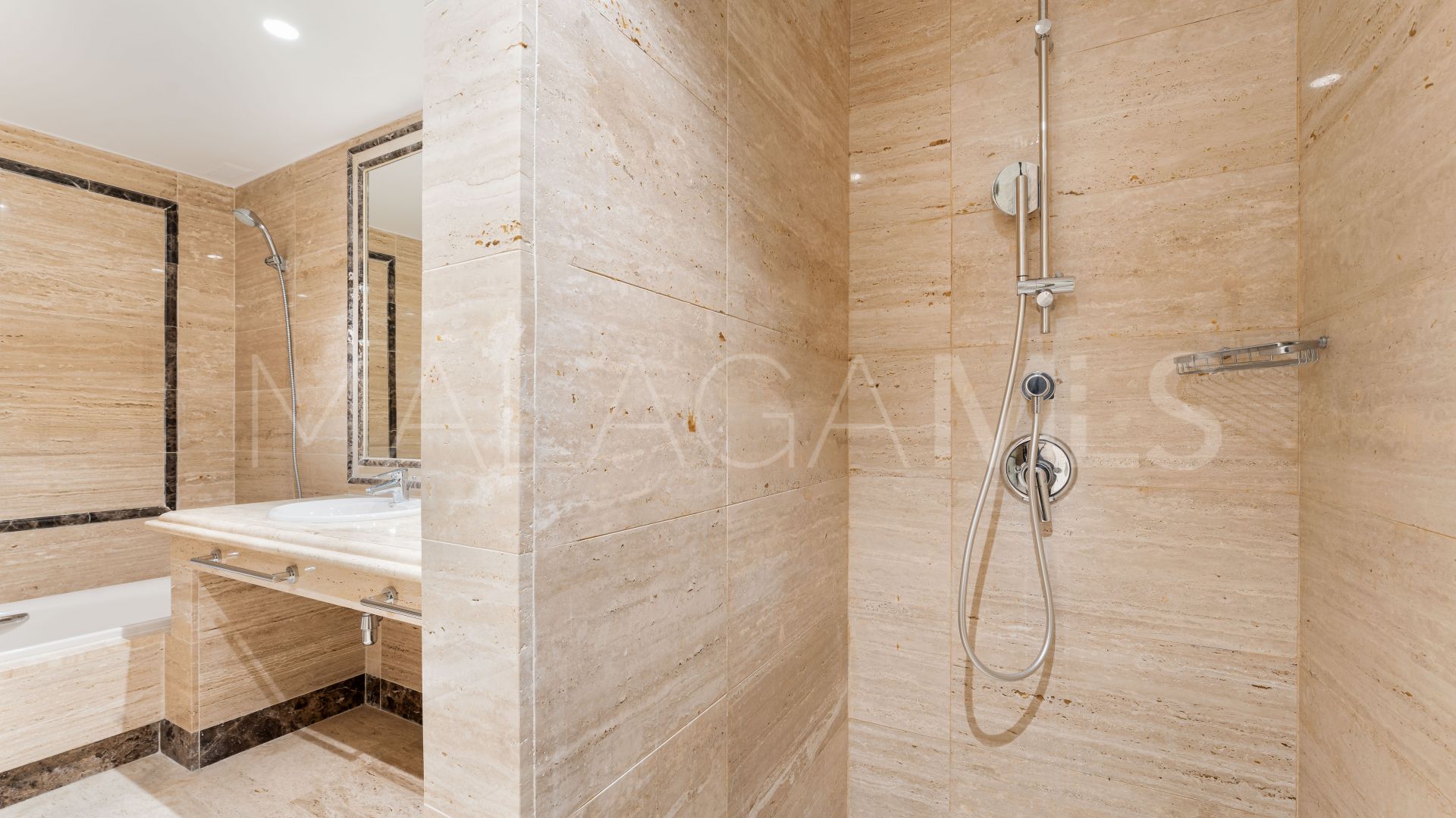 3 bedrooms apartment in Sierra Blanca for sale