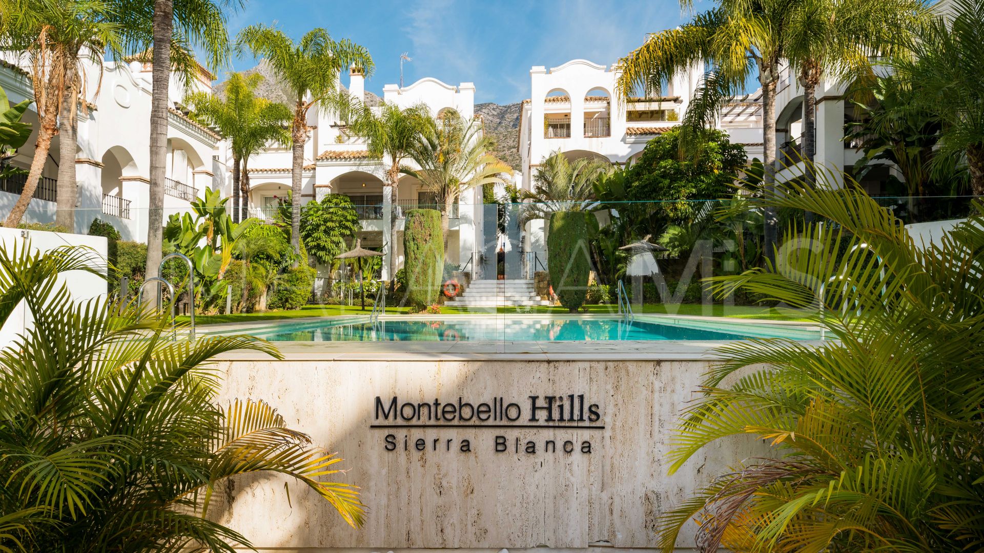 3 bedrooms apartment in Sierra Blanca for sale