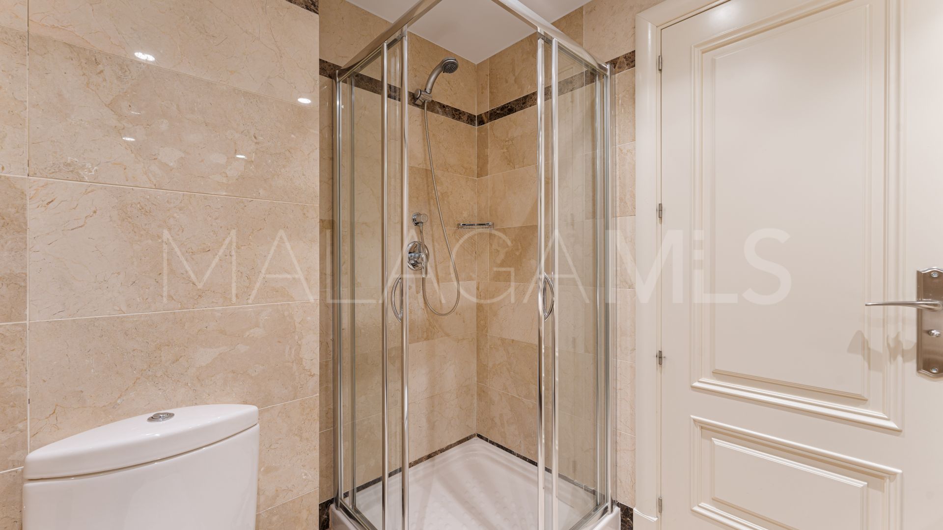 3 bedrooms apartment in Sierra Blanca for sale