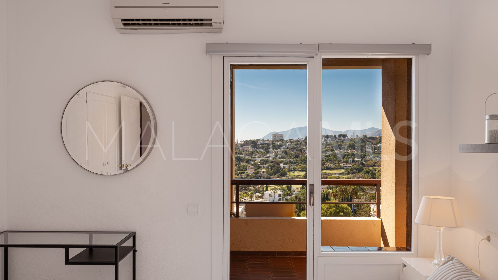 Apartamento for sale in Nueva Andalucia with 2 bedrooms