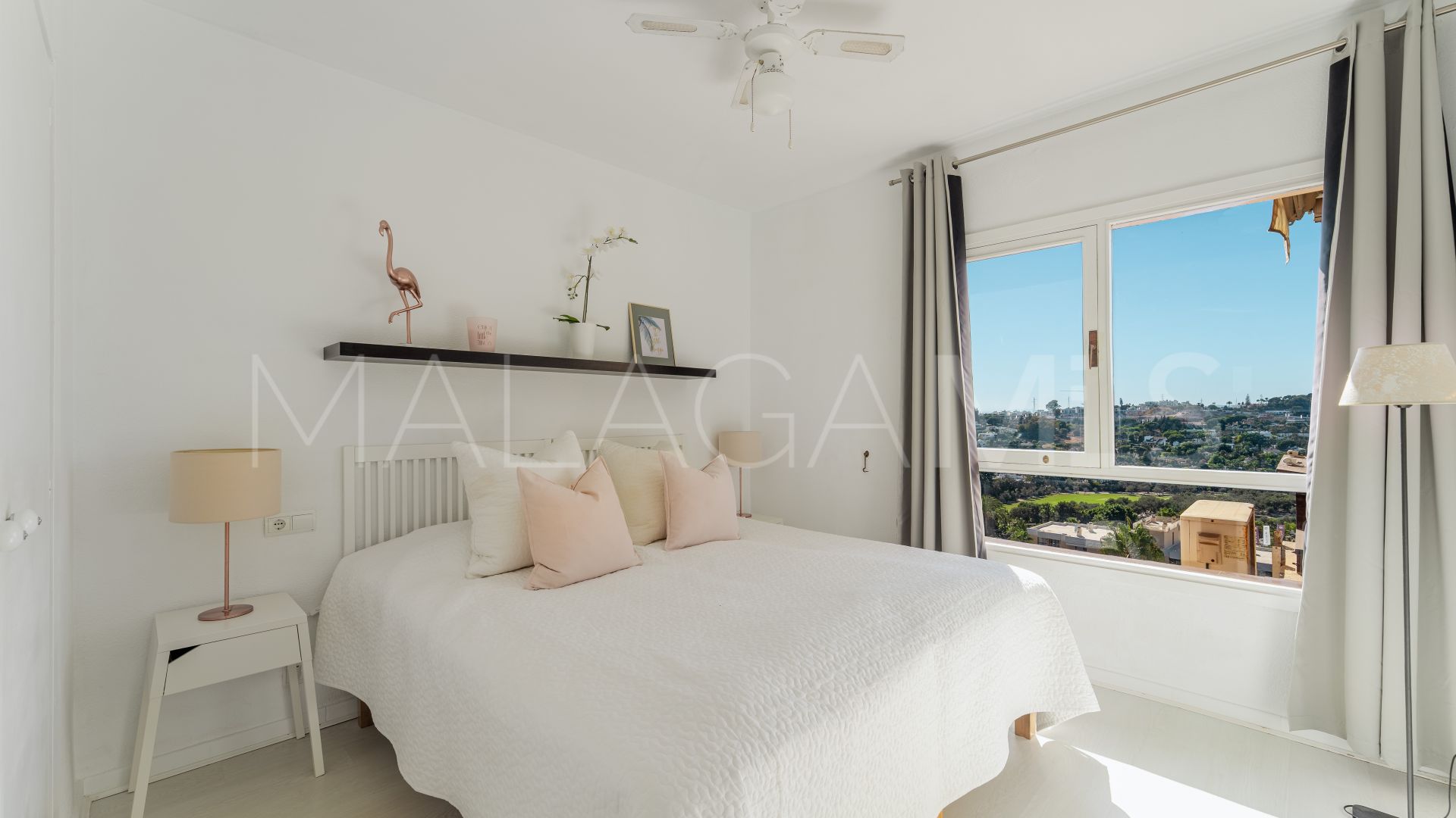 Apartamento for sale in Nueva Andalucia with 2 bedrooms
