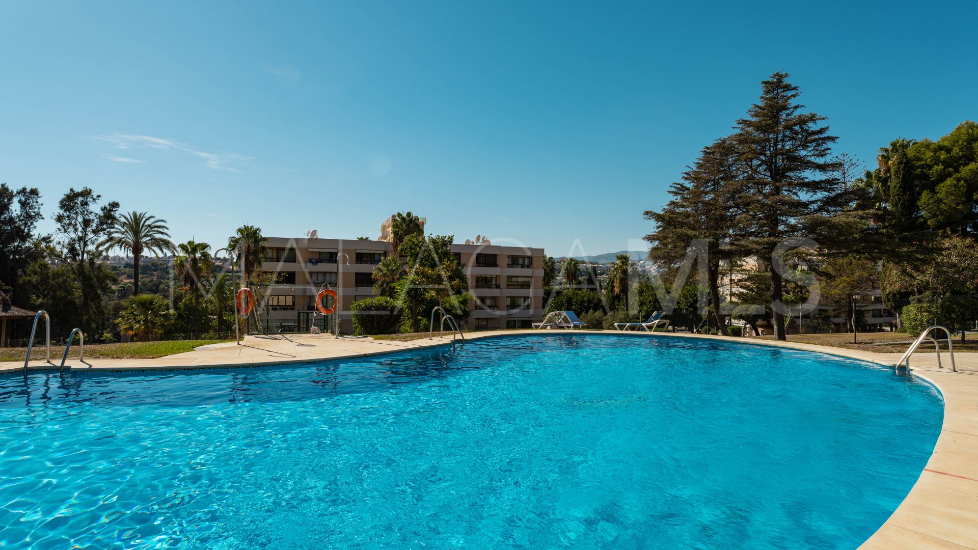 Apartamento for sale in Nueva Andalucia with 2 bedrooms