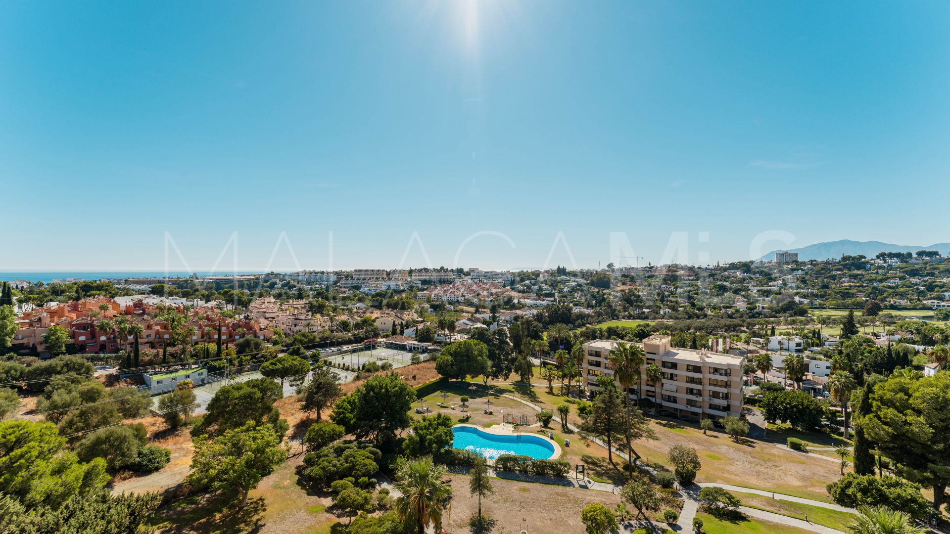 Apartamento for sale in Nueva Andalucia with 2 bedrooms