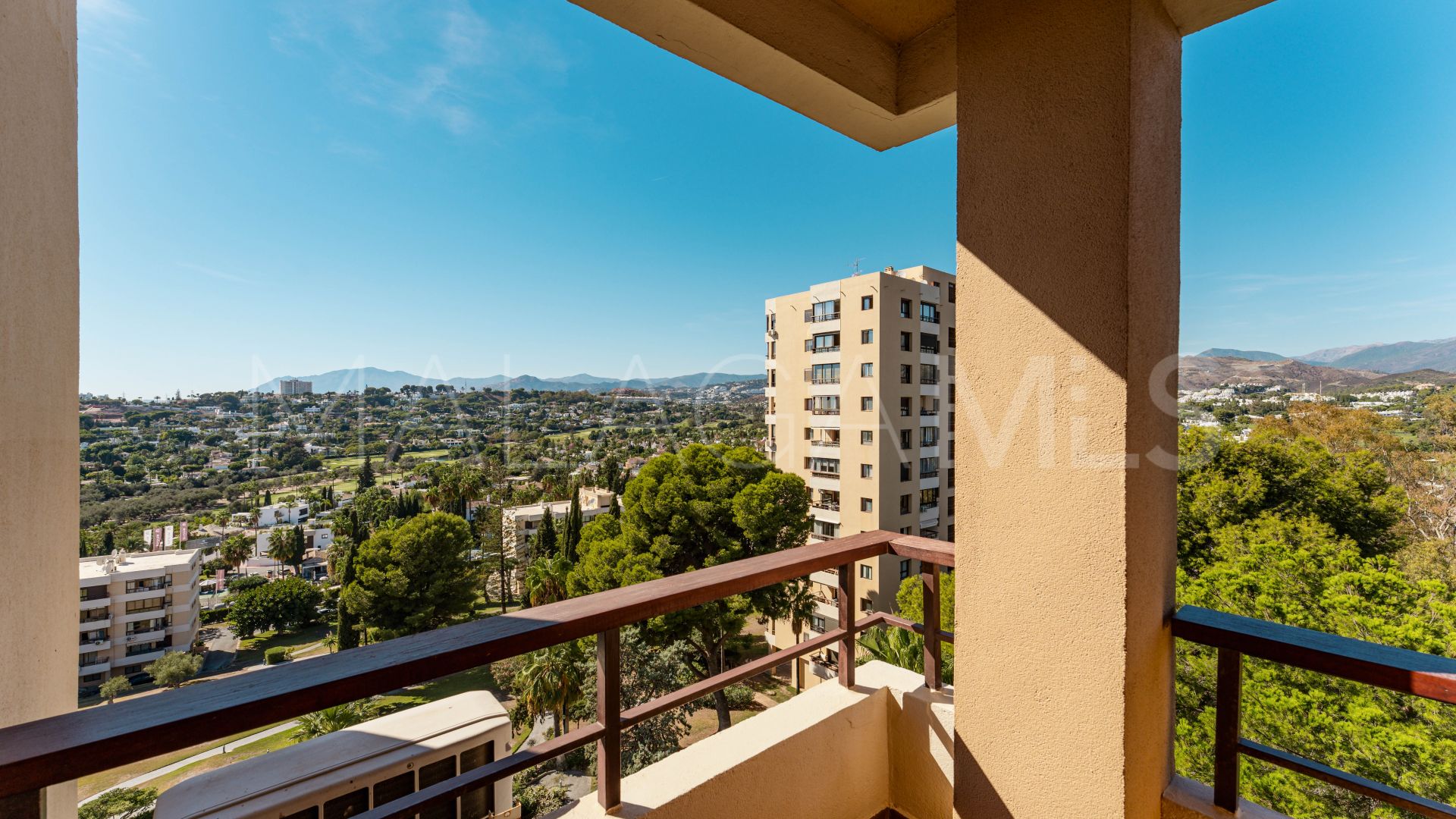 Apartamento for sale in Nueva Andalucia with 2 bedrooms