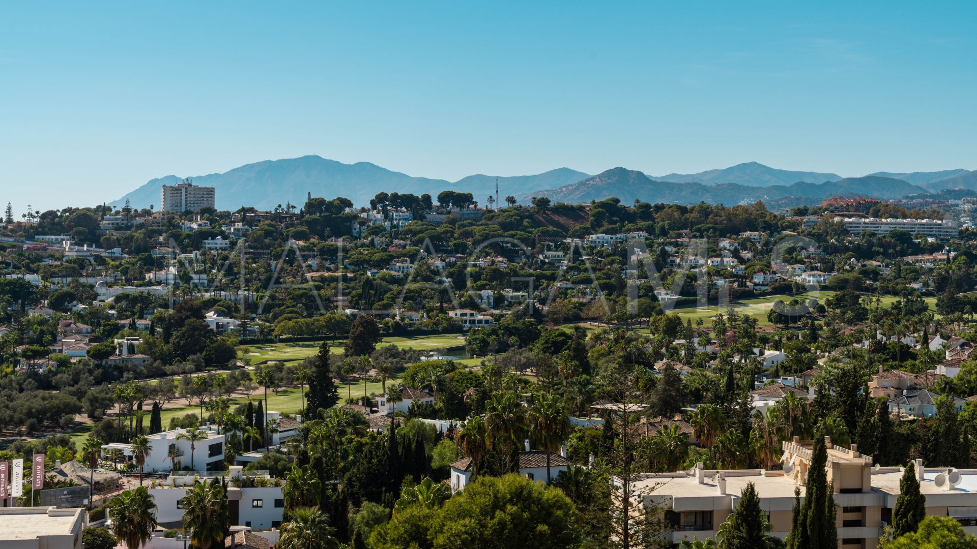 Apartamento for sale in Nueva Andalucia with 2 bedrooms