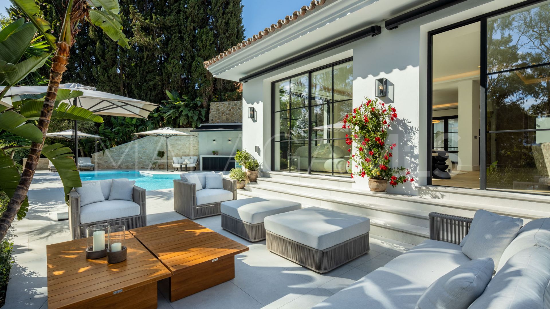Villa for sale in El Herrojo