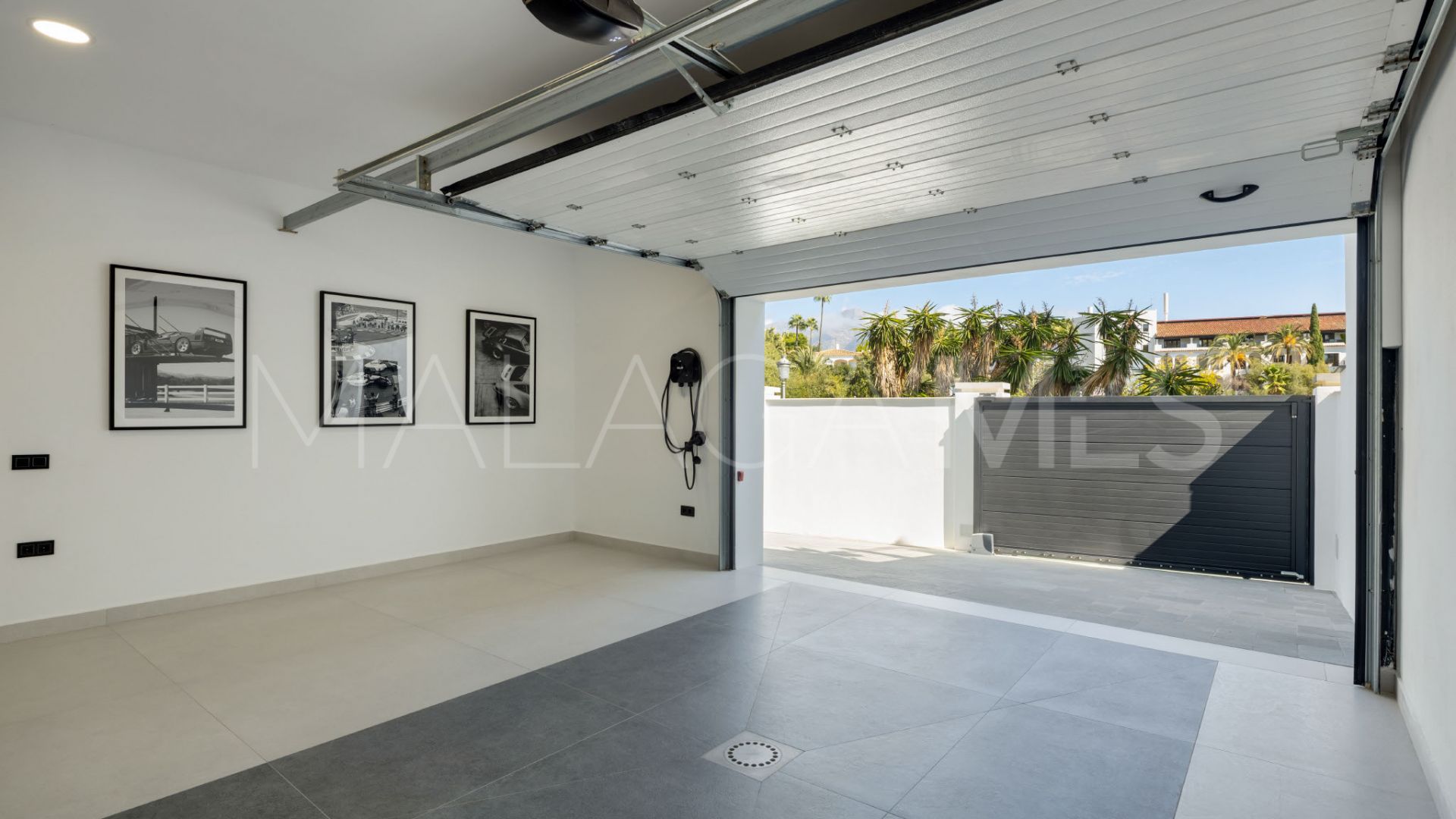 Villa for sale in El Herrojo