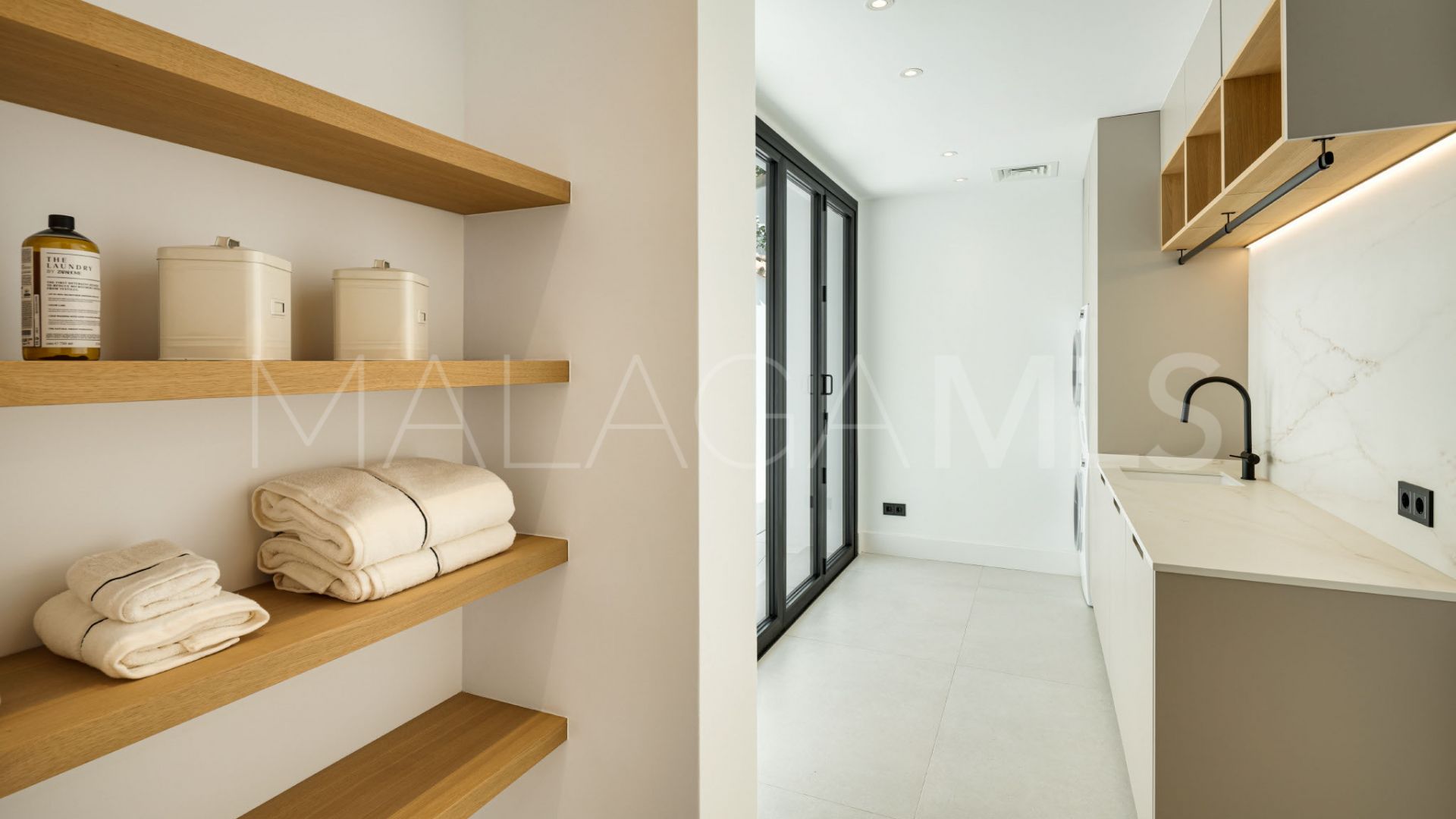 Villa for sale in El Herrojo