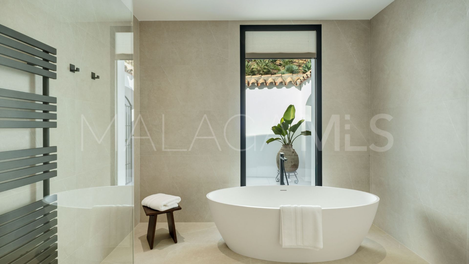 Villa for sale in El Herrojo