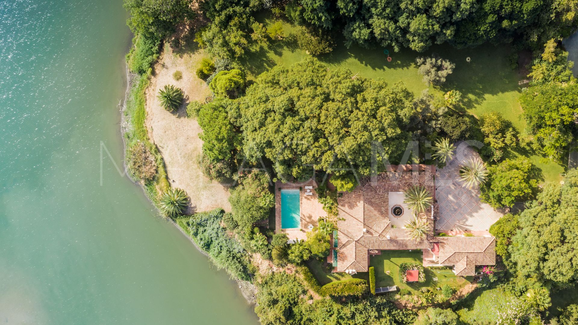 Benahavis, cortijo for sale with 6 bedrooms