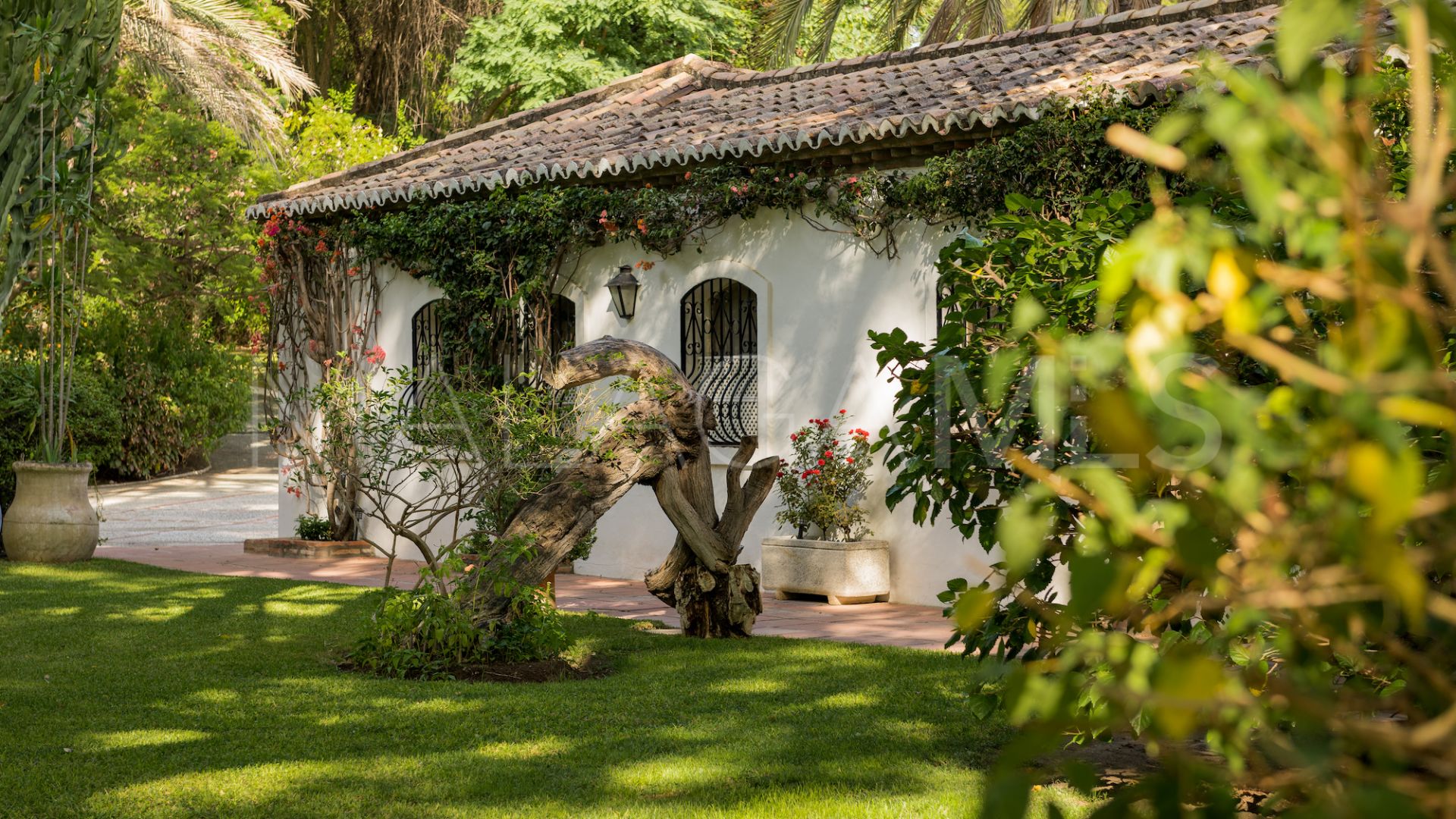 Benahavis, cortijo for sale with 6 bedrooms