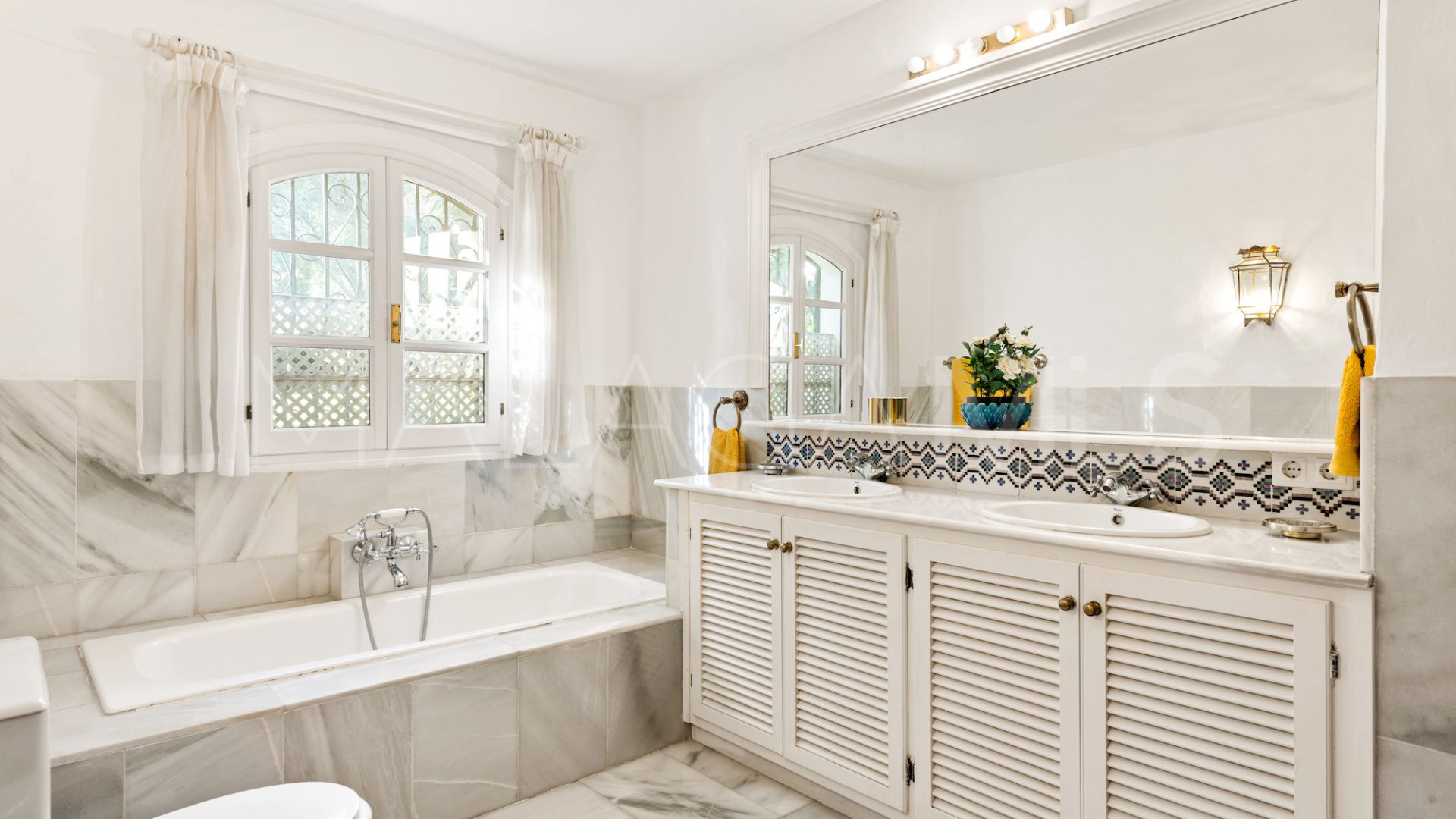 Benahavis, cortijo for sale with 6 bedrooms