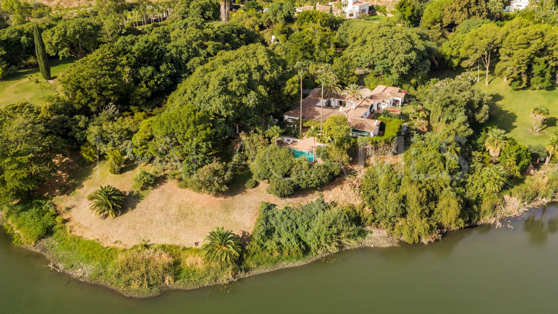 Benahavis, cortijo for sale with 6 bedrooms