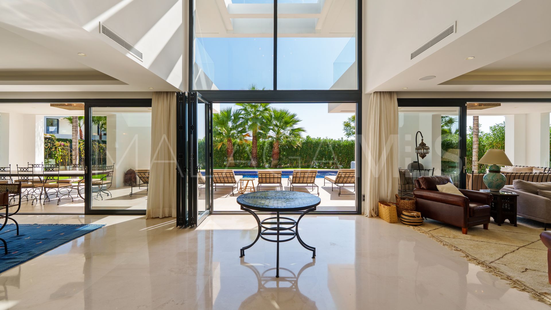 Se vende villa in Nueva Andalucia de 6 bedrooms