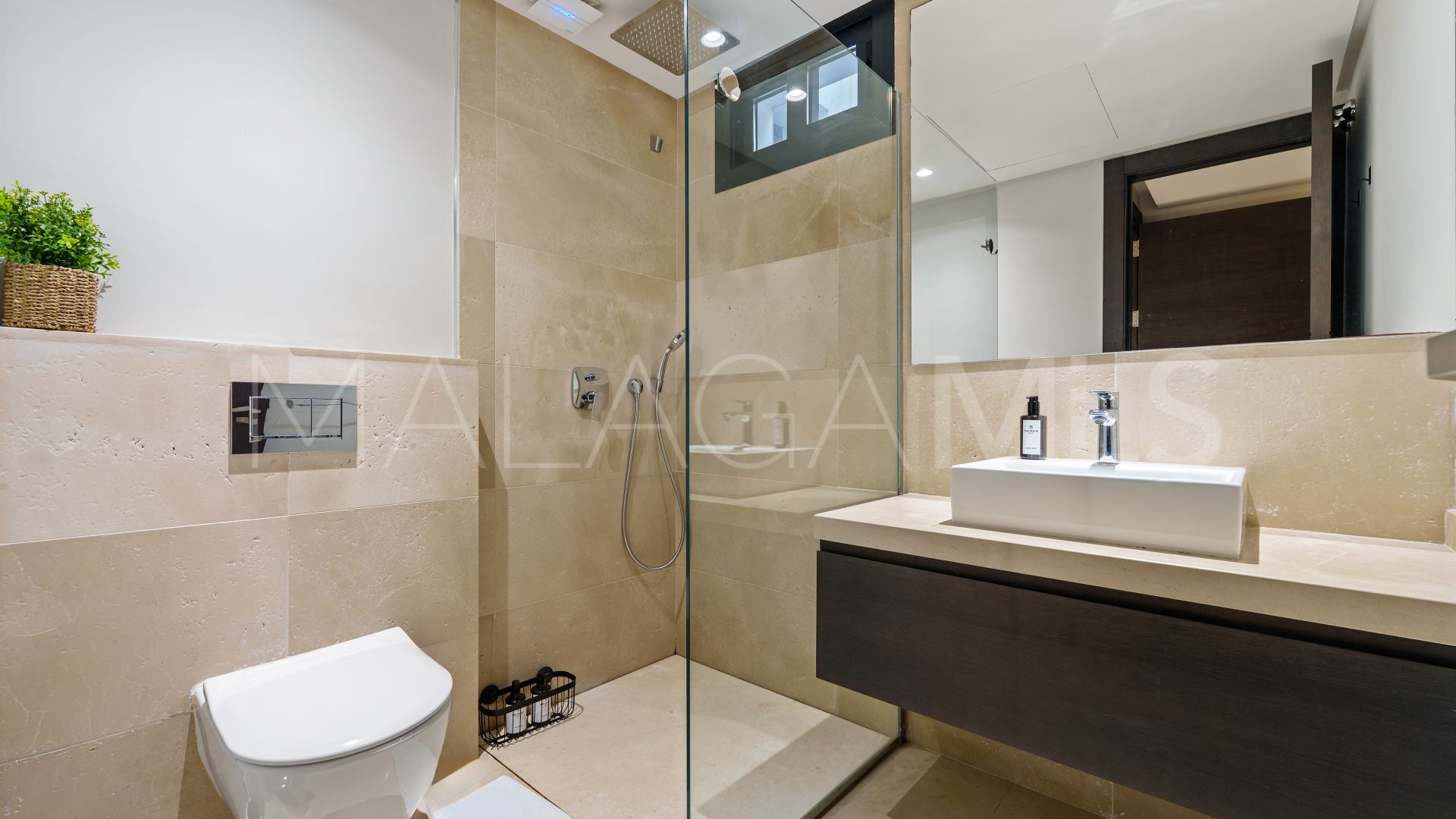 Se vende villa in Nueva Andalucia de 6 bedrooms