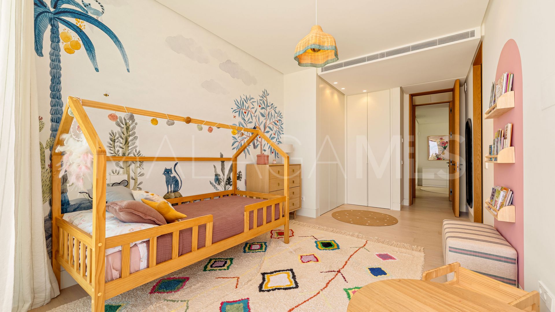 Villa for sale in Guadalmina Alta