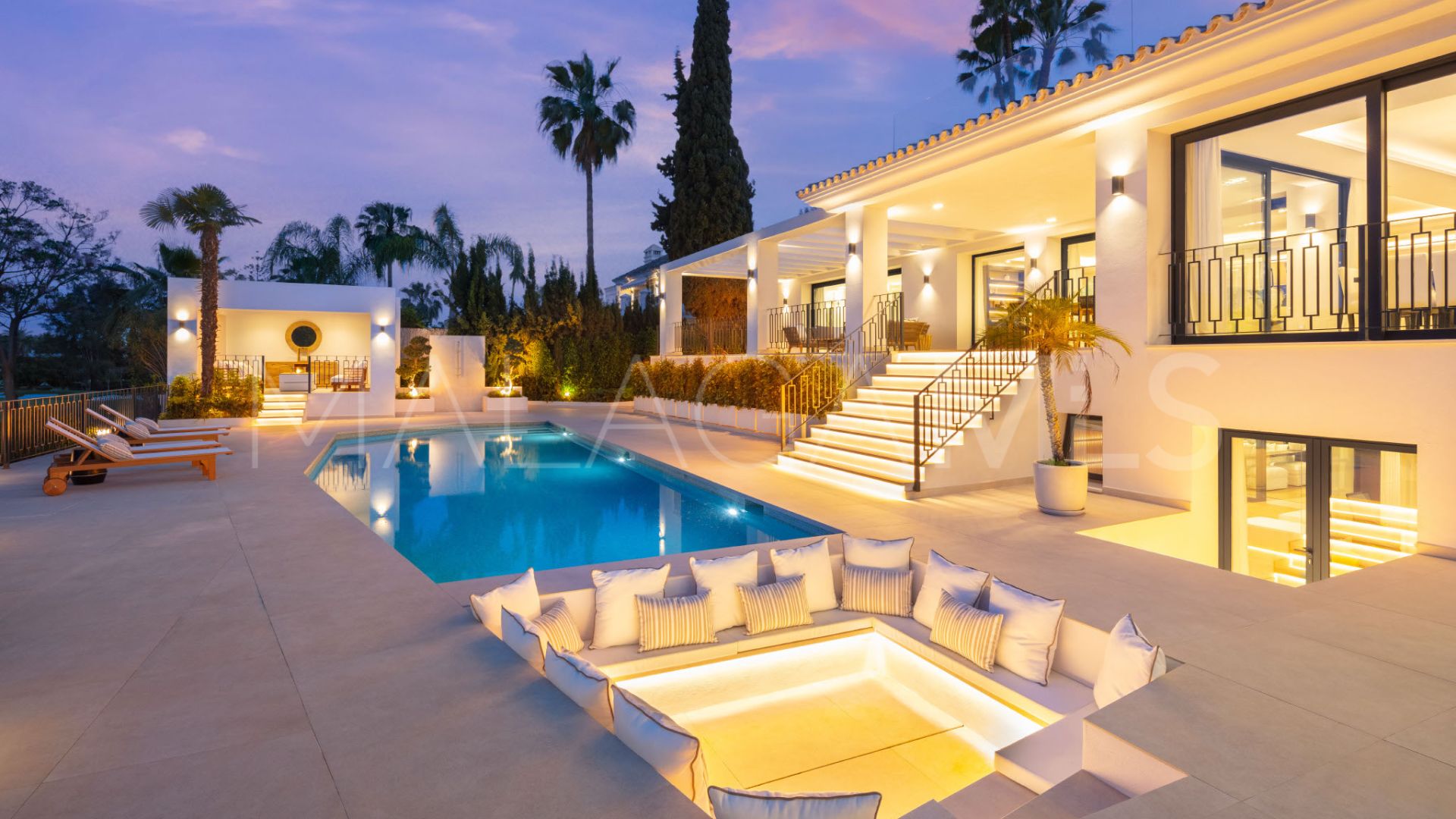Villa for sale in Nueva Andalucia