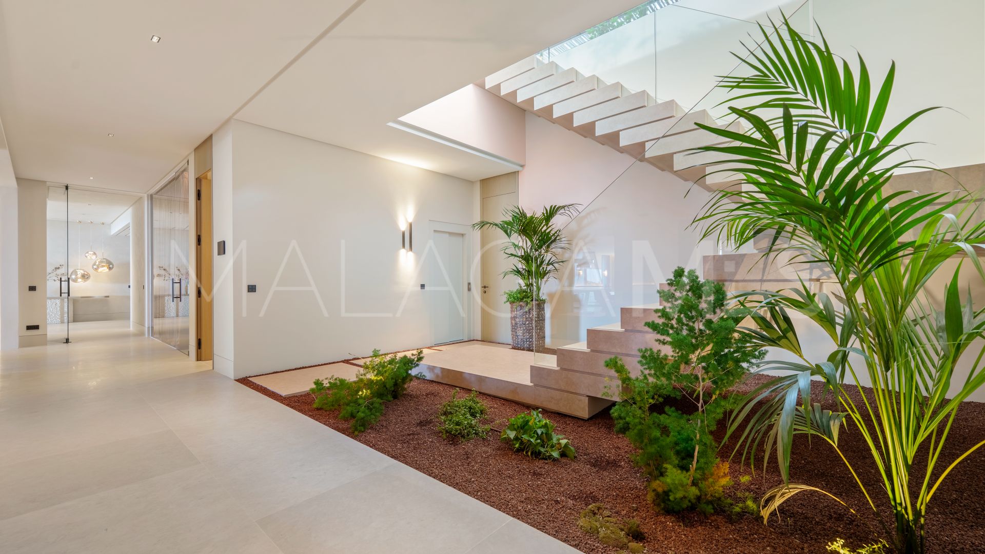 Villa for sale in Benahavis