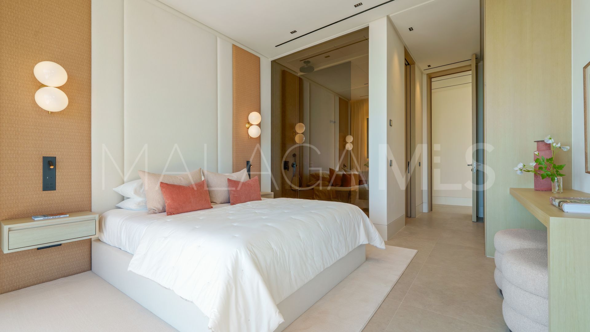 Villa for sale in Benahavis