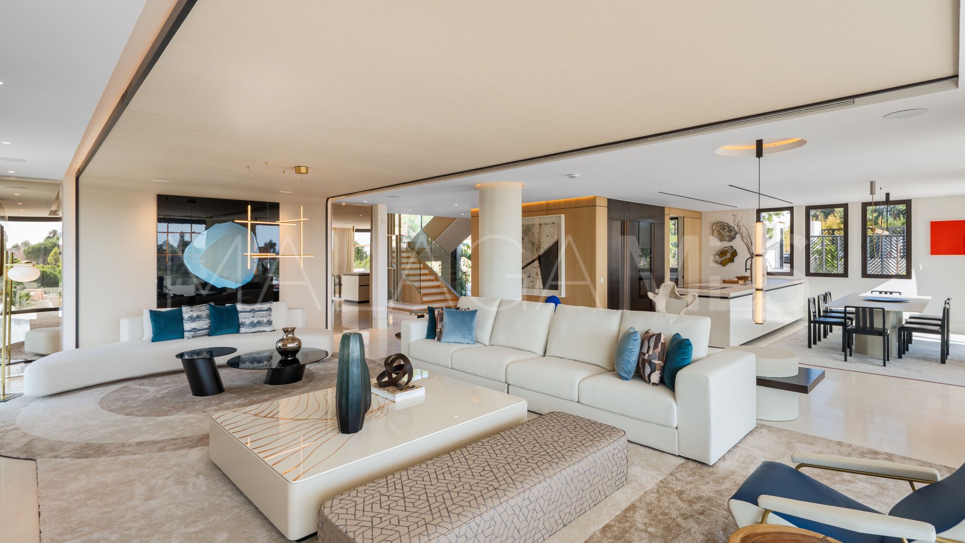 Villa for sale in Marbella Hill Club