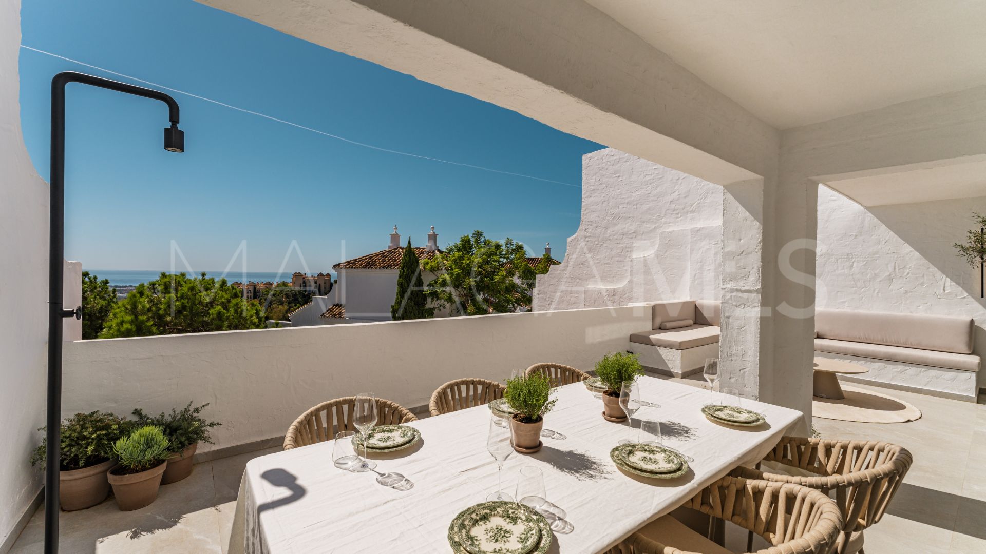 Duplex for sale in Las Colinas de Marbella