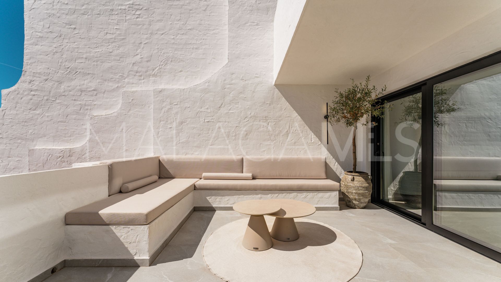 Duplex for sale in Las Colinas de Marbella