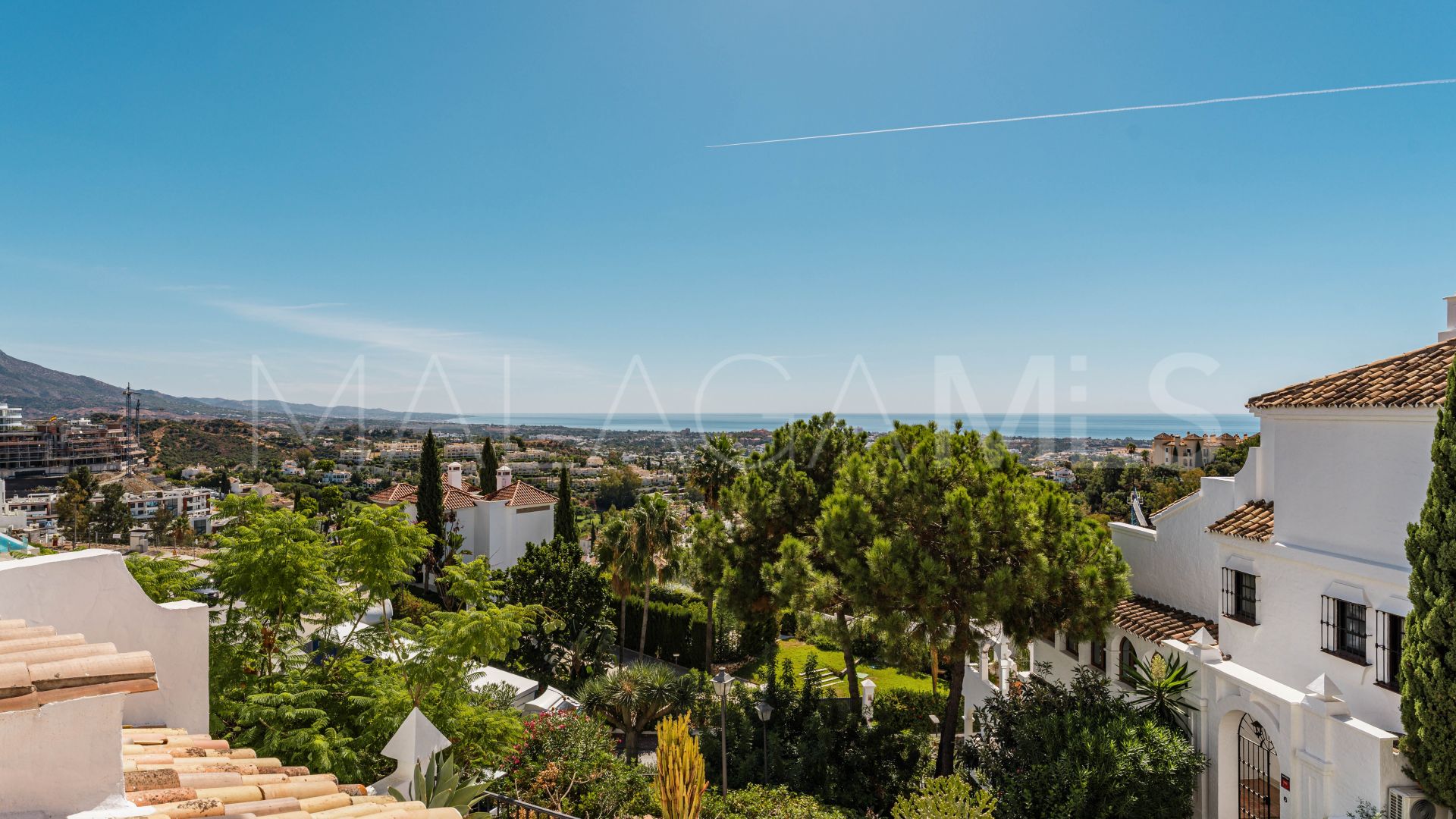 Duplex for sale in Las Colinas de Marbella