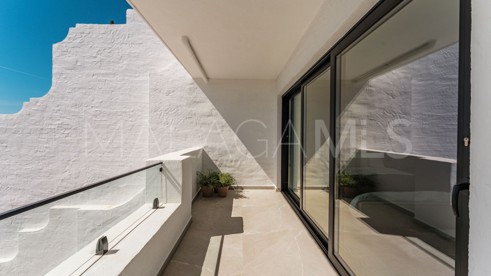 Duplex for sale in Las Colinas de Marbella