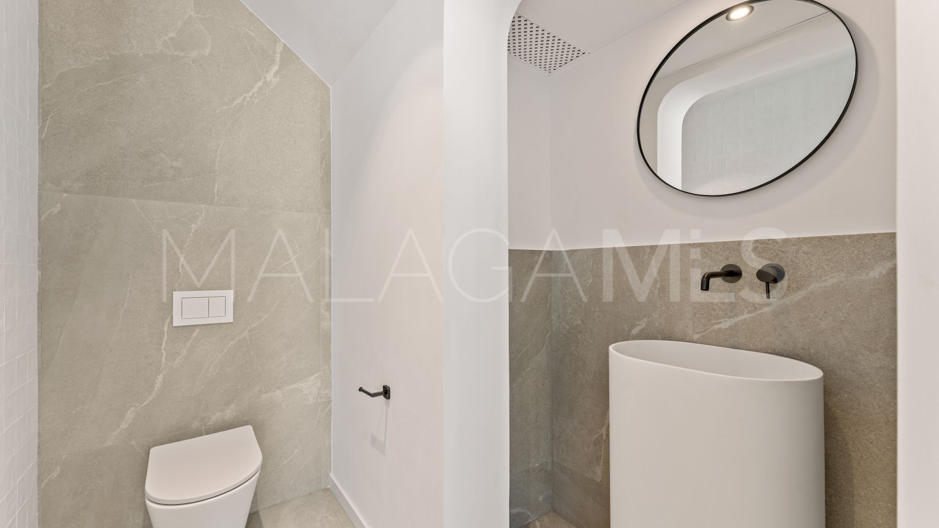 Duplex for sale in Las Colinas de Marbella