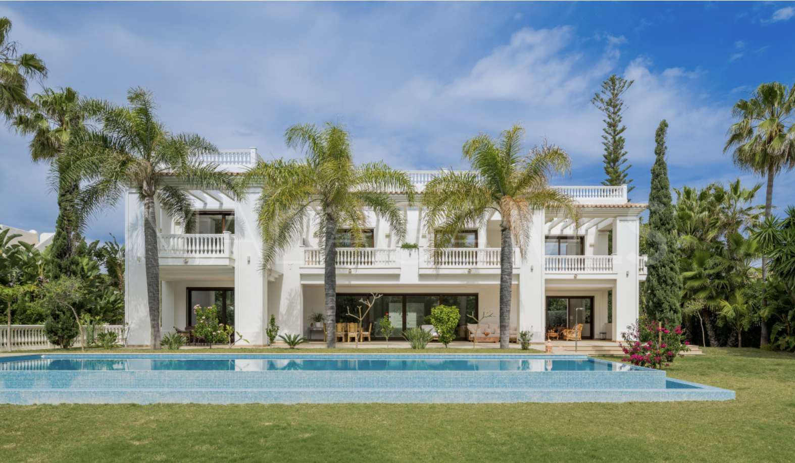 Villa for sale in Casasola