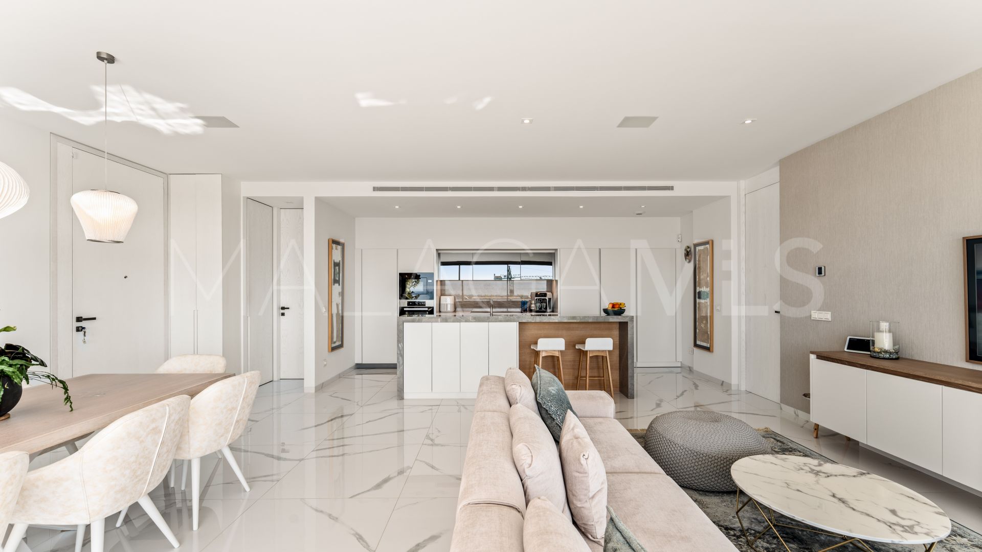 Lägenhet for sale in Byu Hills