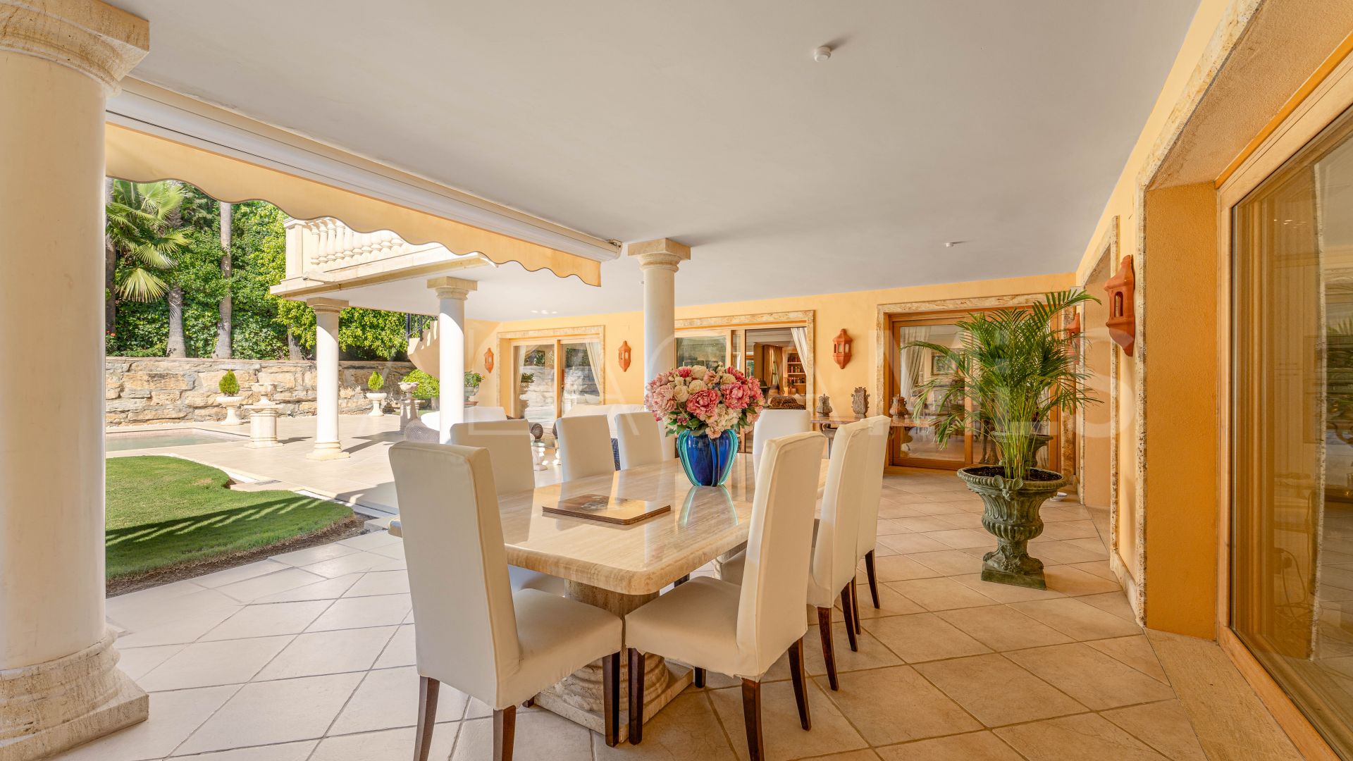 Buy Nueva Andalucia villa with 5 bedrooms