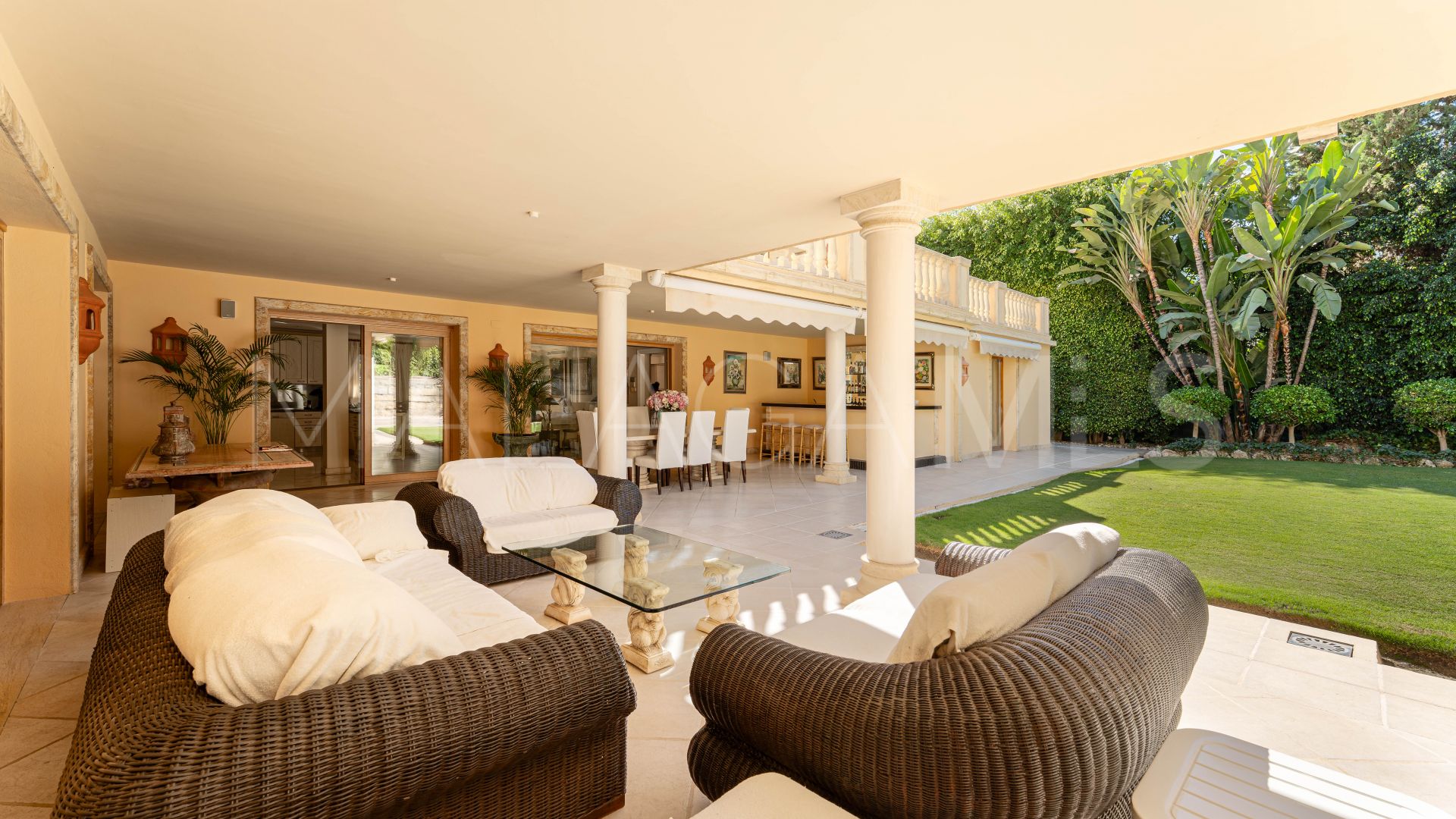 Buy Nueva Andalucia villa with 5 bedrooms