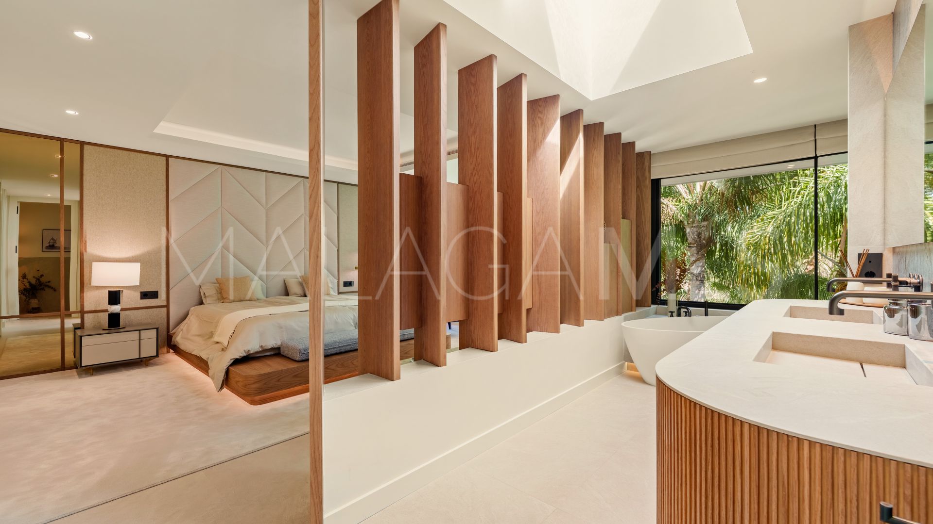 Las Chapas, villa de 5 bedrooms for sale