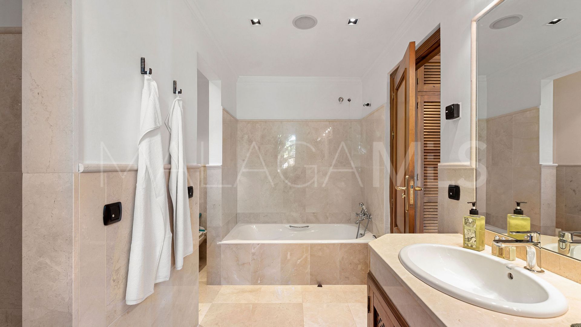 Villa for sale in El Madroñal
