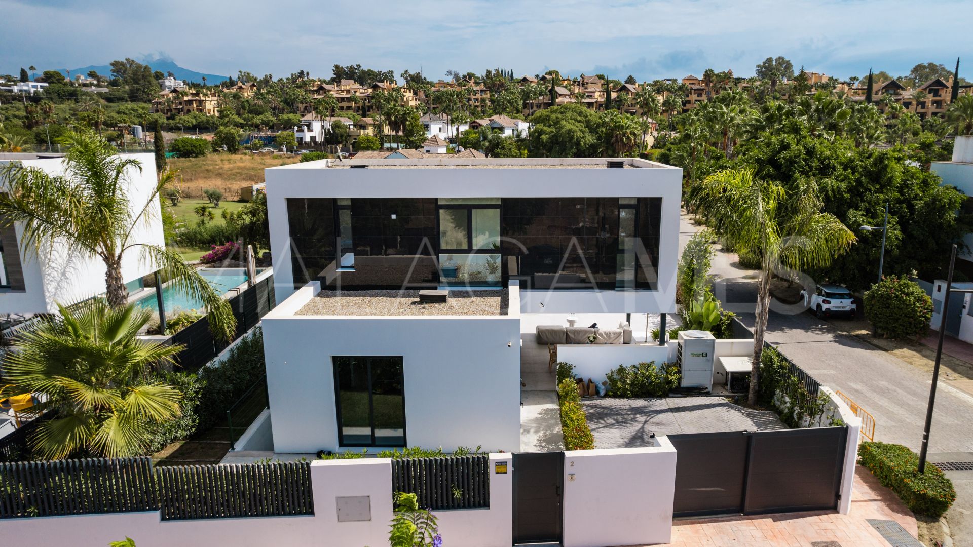 Villa for sale in El Paraiso