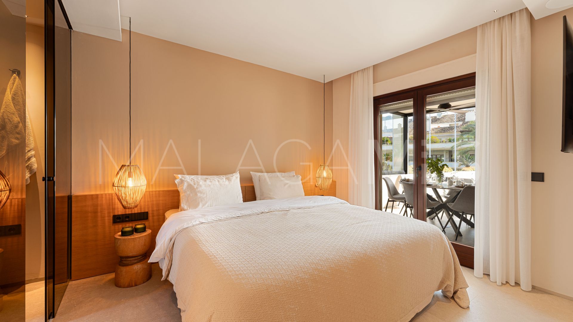 Buy duplex penthouse in Lomas del Rey