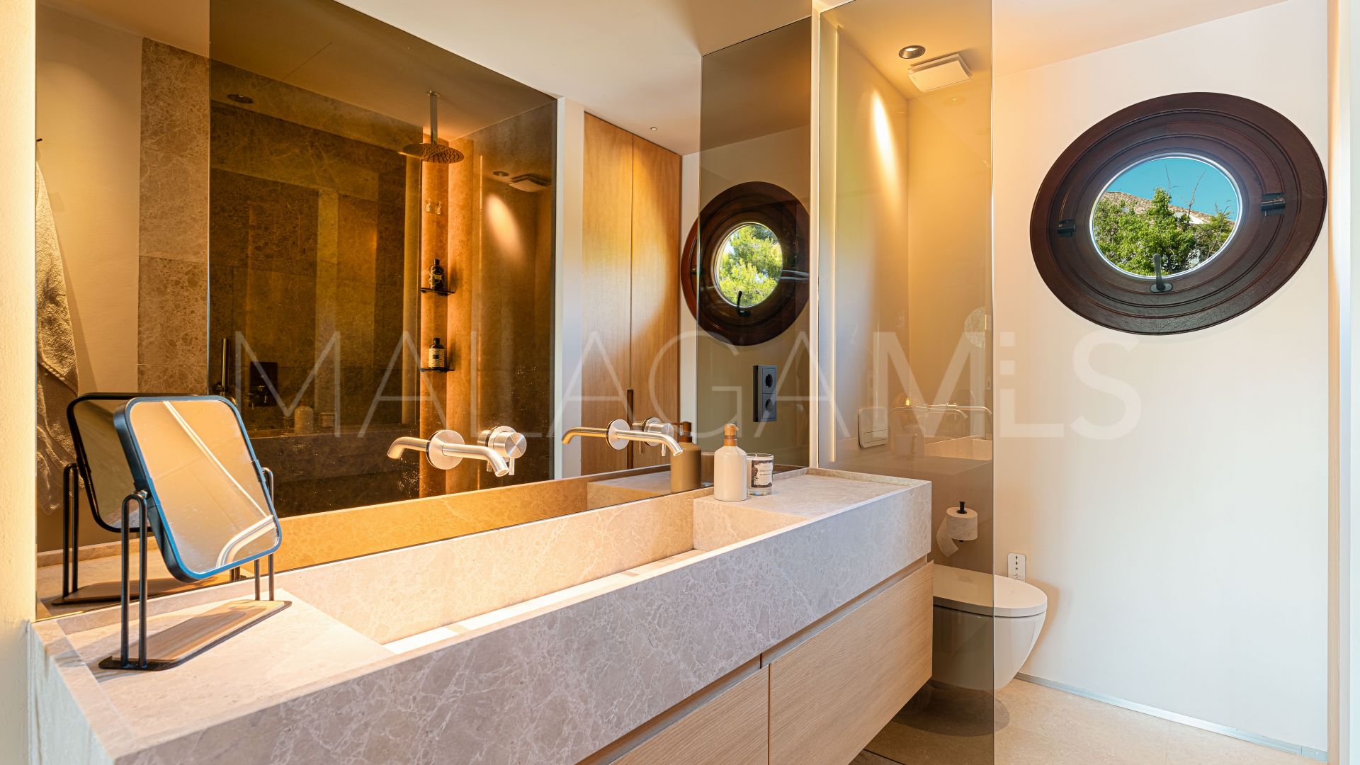 Buy duplex penthouse in Lomas del Rey
