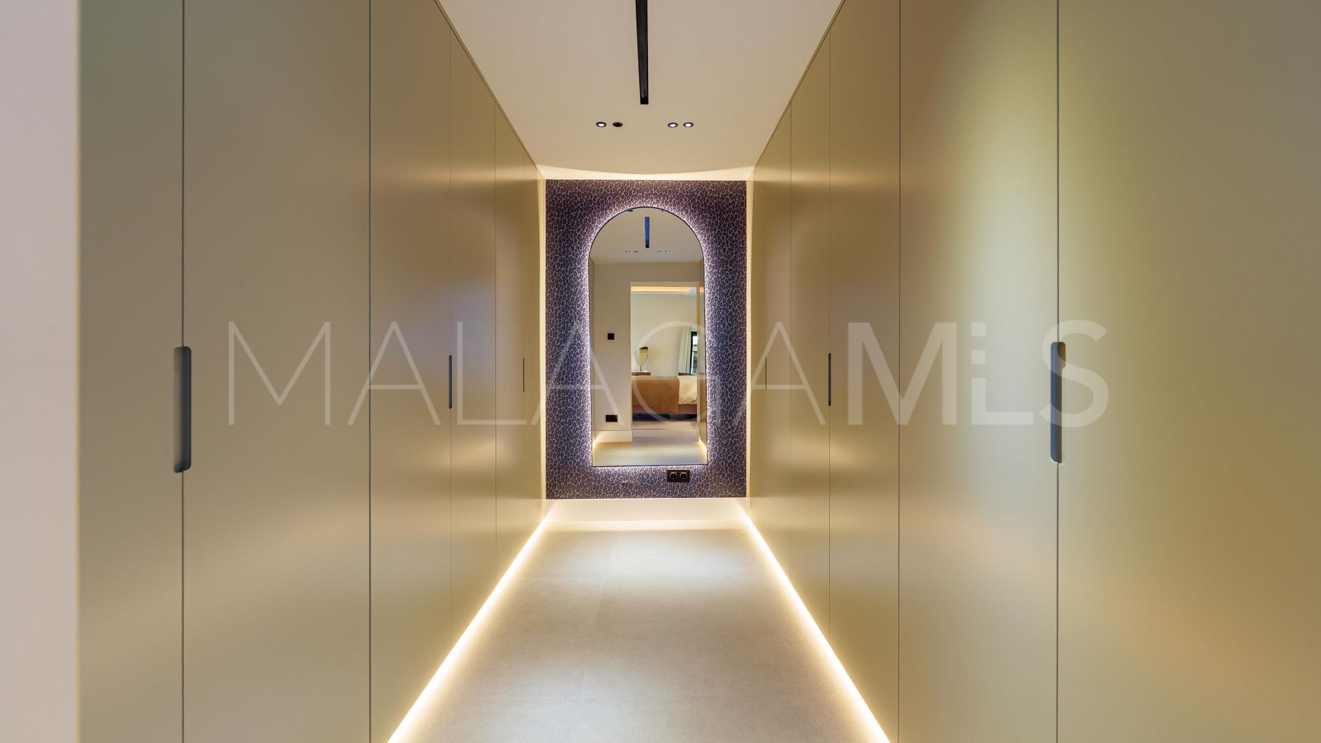 Villa de 5 bedrooms for sale in Marbella - Puerto Banus