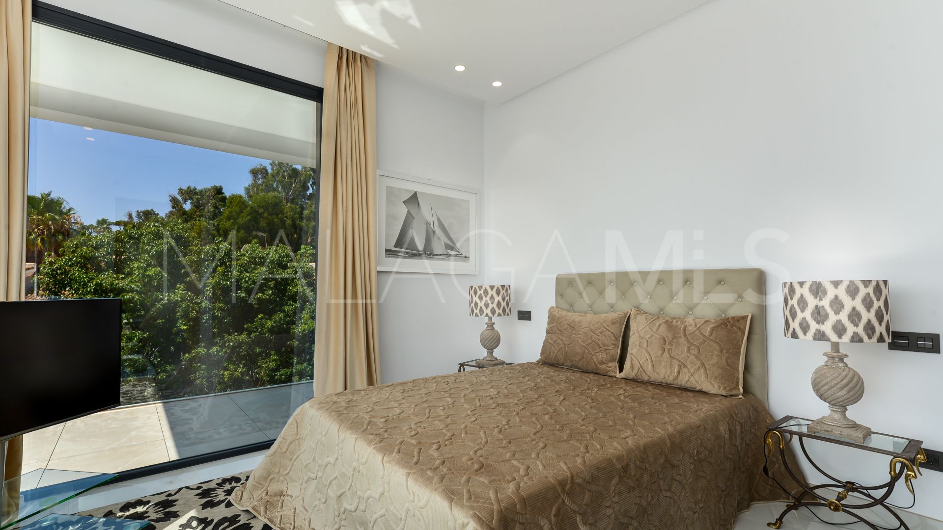 Villa for sale in Manilva