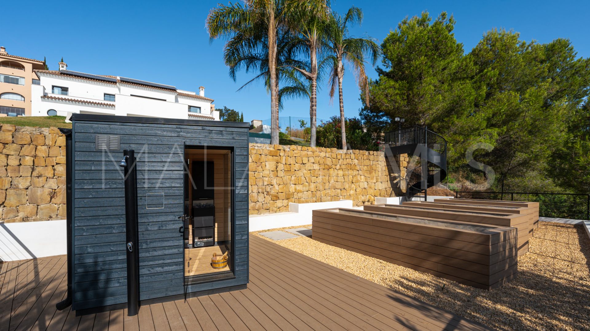 Villa for sale in Elviria