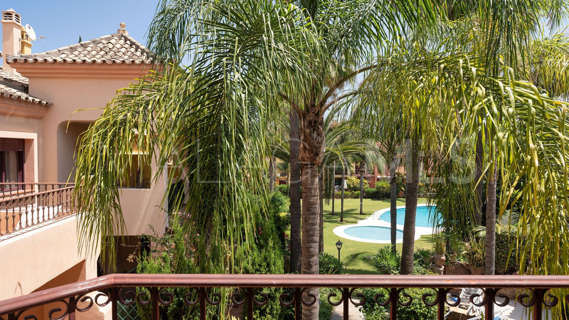 Radhus for sale in Jardines de las Lomas